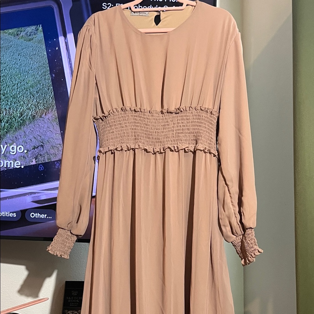 Elegant Nude Pink Smocked Kaftan abaya modest EID dress - new frm Turkey chiffon
